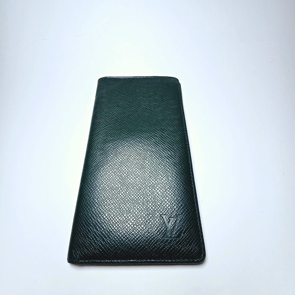 Louis Vuitton Green Taiga Long Leather Wallet